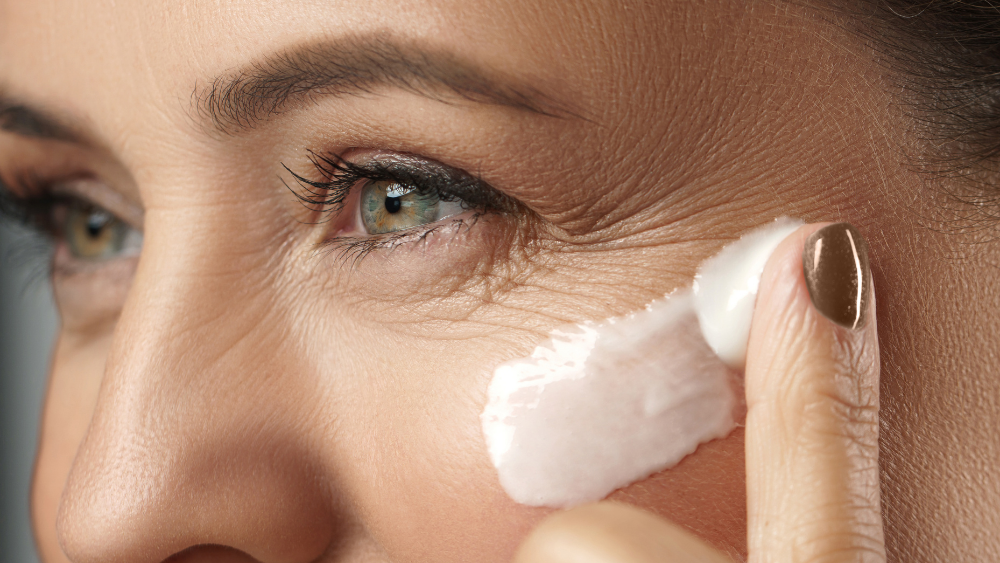 The Benefits of Using an Eye Cream